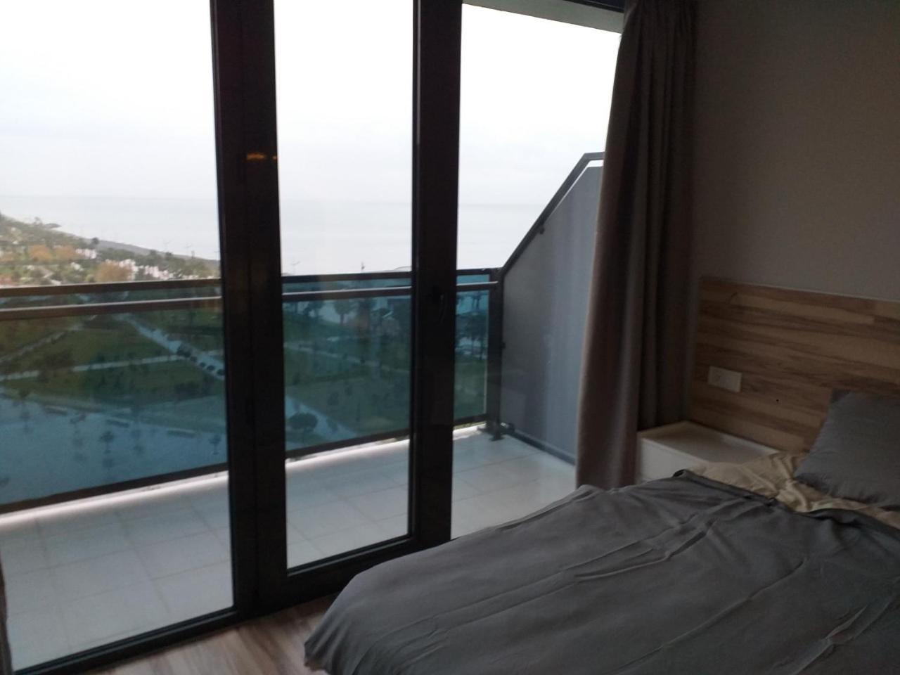 Batumi Beach Tower Ngoại thất bức ảnh